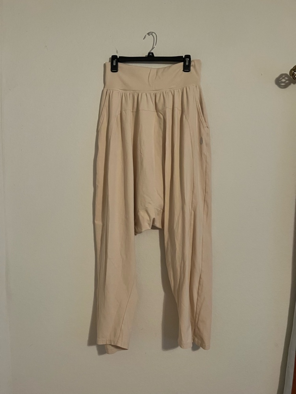 FREE PEOPLE Harem Sweatpants in Taupe size LARGE